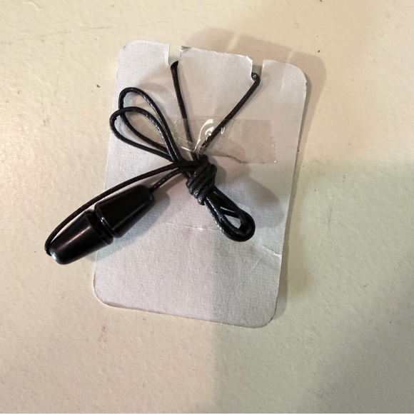 Vintage PEZ Cornwall & Devon Pendant Necklace – Arrowhead Charm (New on Card) - Picture 2 of 2